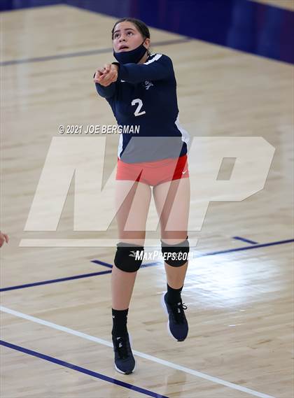 Thumbnail 2 in Garces Memorial vs. East Bakersfield (CIF-CS D4 Final) photogallery.