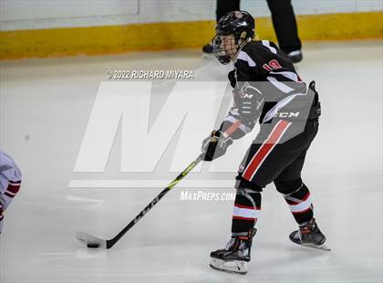Thumbnail 3 in Bedford vs Concord (NHIAA D1 Final) photogallery.