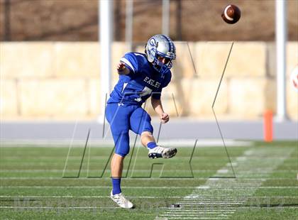Thumbnail 1 in Georgetown vs. Rouse (UIL 4A Division 2 Semifinal) photogallery.
