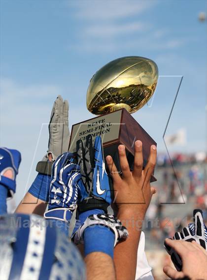 Thumbnail 1 in Georgetown vs. Rouse (UIL 4A Division 2 Semifinal) photogallery.
