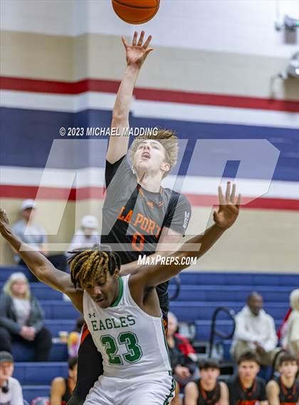Thumbnail 2 in Tatum vs. LaPorte (Hardin-Jefferson Basketball Marathon) photogallery.