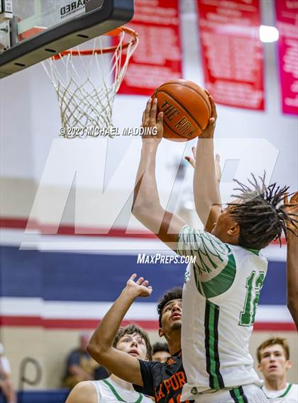Thumbnail 2 in Tatum vs. LaPorte (Hardin-Jefferson Basketball Marathon) photogallery.