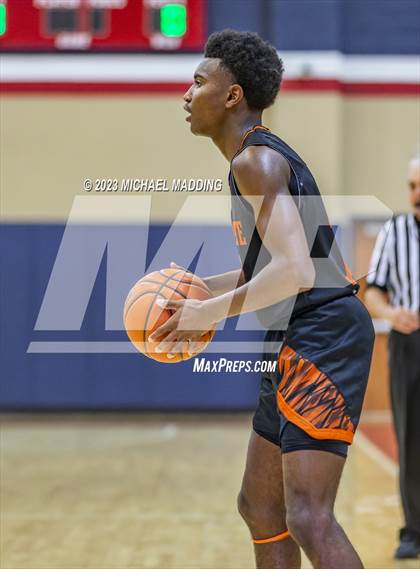 Thumbnail 2 in Tatum vs. LaPorte (Hardin-Jefferson Basketball Marathon) photogallery.