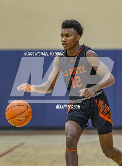 Thumbnail 2 in Tatum vs. LaPorte (Hardin-Jefferson Basketball Marathon) photogallery.