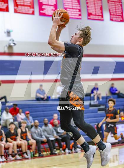 Thumbnail 1 in Tatum vs. LaPorte (Hardin-Jefferson Basketball Marathon) photogallery.