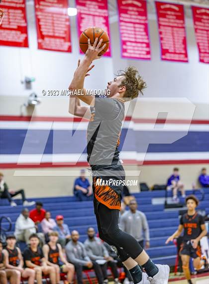 Thumbnail 2 in Tatum vs. LaPorte (Hardin-Jefferson Basketball Marathon) photogallery.