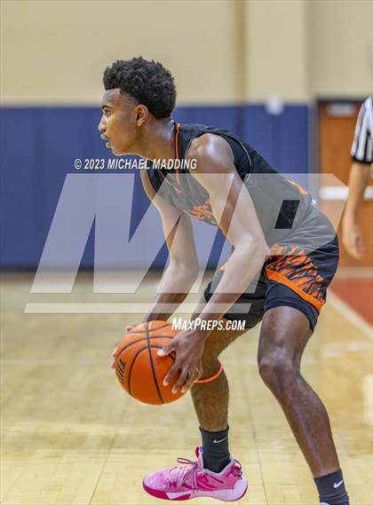 Thumbnail 3 in Tatum vs. LaPorte (Hardin-Jefferson Basketball Marathon) photogallery.