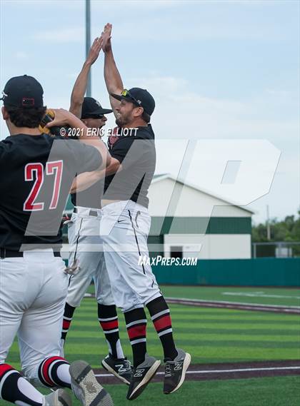 Thumbnail 3 in Franklin vs Hickory (PIAA D10 3A Semi Finals) photogallery.