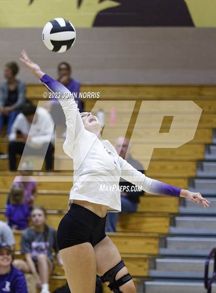 Thumbnail 1 in Huntington North @ Leo photogallery.
