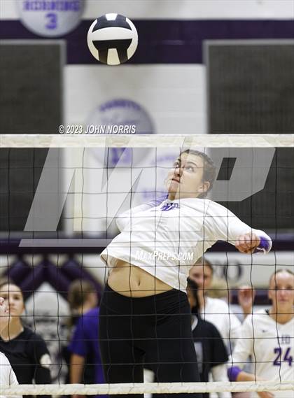Thumbnail 3 in Huntington North @ Leo photogallery.