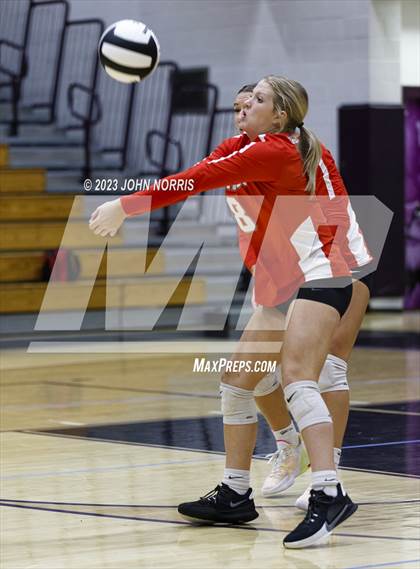 Thumbnail 3 in Huntington North @ Leo photogallery.
