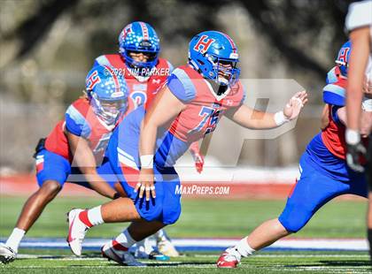 Thumbnail 3 in Vandegrift vs. Hays (UIL 6A D2 Quarterfinal) photogallery.