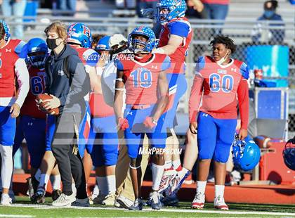 Thumbnail 3 in Vandegrift vs. Hays (UIL 6A D2 Quarterfinal) photogallery.