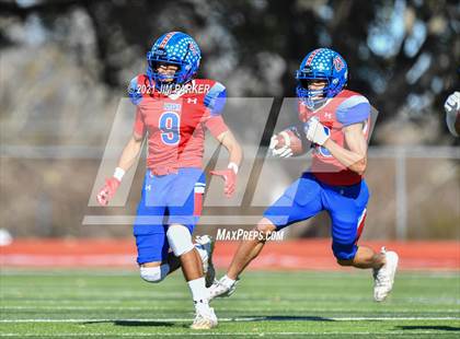 Thumbnail 3 in Vandegrift vs. Hays (UIL 6A D2 Quarterfinal) photogallery.