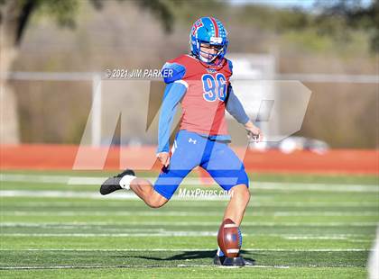Thumbnail 3 in Vandegrift vs. Hays (UIL 6A D2 Quarterfinal) photogallery.