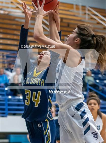 Thumbnail 2 in Hoggard vs. E.E. Smith (Cumberland County Holiday Classic - Gene Arrington Championship) photogallery.
