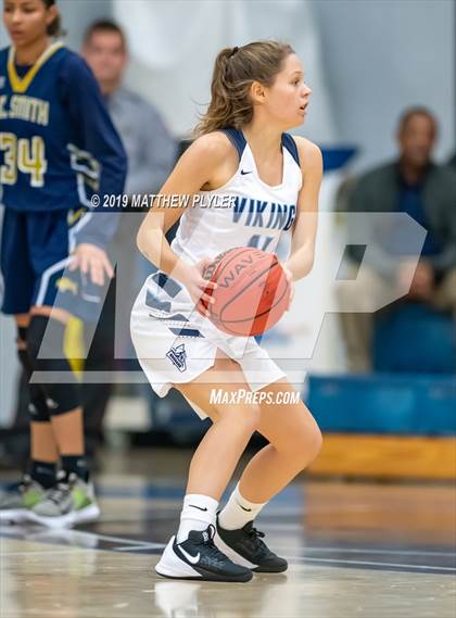 Thumbnail 2 in Hoggard vs. E.E. Smith (Cumberland County Holiday Classic - Gene Arrington Championship) photogallery.