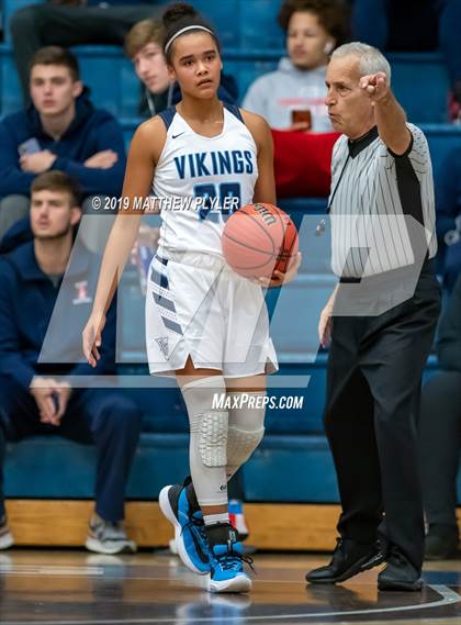 Thumbnail 3 in Hoggard vs. E.E. Smith (Cumberland County Holiday Classic - Gene Arrington Championship) photogallery.