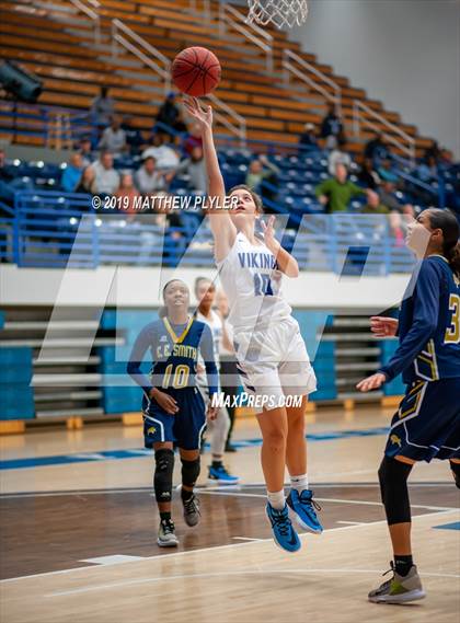 Thumbnail 1 in Hoggard vs. E.E. Smith (Cumberland County Holiday Classic - Gene Arrington Championship) photogallery.
