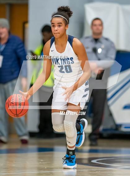 Thumbnail 3 in Hoggard vs. E.E. Smith (Cumberland County Holiday Classic - Gene Arrington Championship) photogallery.