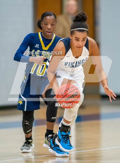 Thumbnail 1 in Hoggard vs. E.E. Smith (Cumberland County Holiday Classic - Gene Arrington Championship) photogallery.