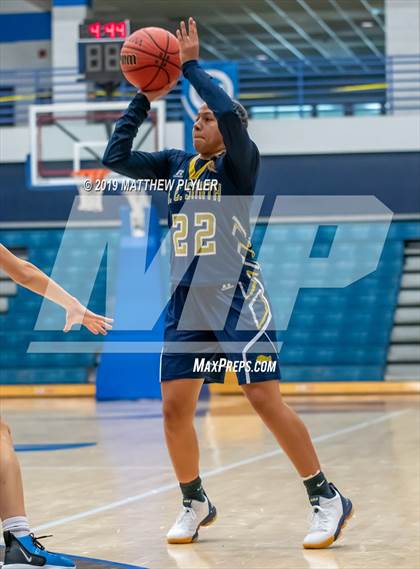 Thumbnail 1 in Hoggard vs. E.E. Smith (Cumberland County Holiday Classic - Gene Arrington Championship) photogallery.