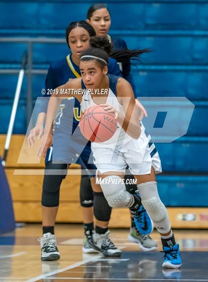 Thumbnail 1 in Hoggard vs. E.E. Smith (Cumberland County Holiday Classic - Gene Arrington Championship) photogallery.