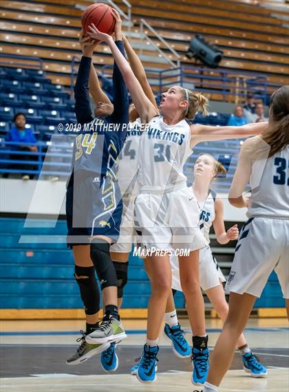 Thumbnail 3 in Hoggard vs. E.E. Smith (Cumberland County Holiday Classic - Gene Arrington Championship) photogallery.