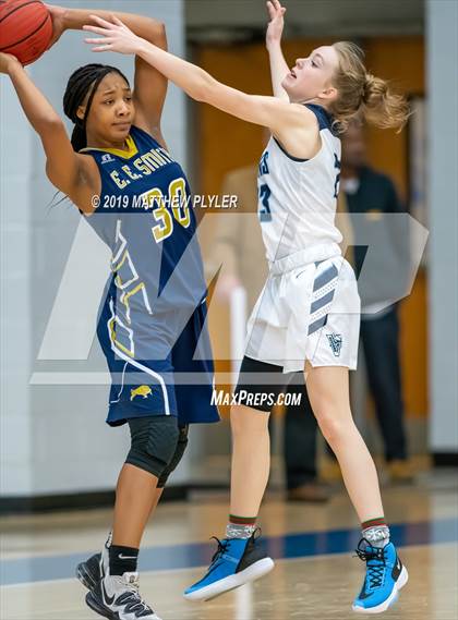 Thumbnail 3 in Hoggard vs. E.E. Smith (Cumberland County Holiday Classic - Gene Arrington Championship) photogallery.