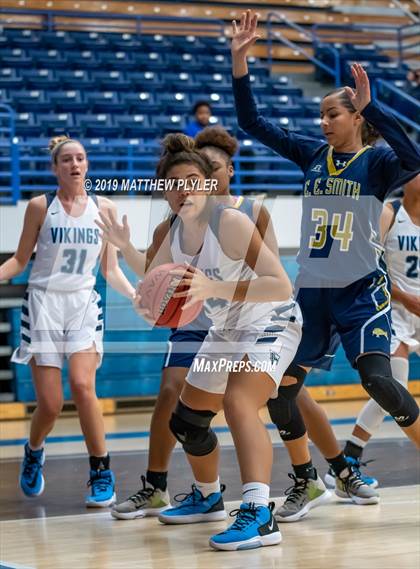 Thumbnail 1 in Hoggard vs. E.E. Smith (Cumberland County Holiday Classic - Gene Arrington Championship) photogallery.