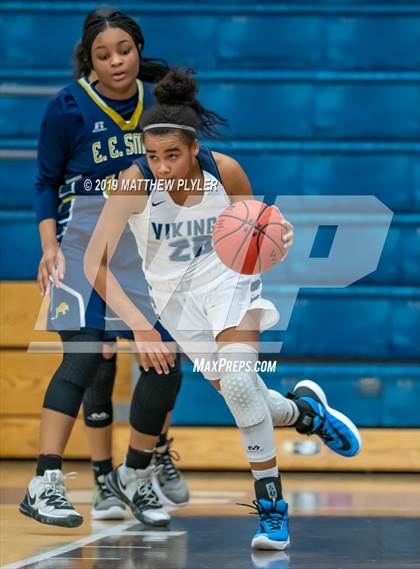 Thumbnail 3 in Hoggard vs. E.E. Smith (Cumberland County Holiday Classic - Gene Arrington Championship) photogallery.