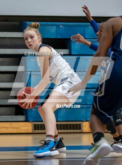 Thumbnail 3 in Hoggard vs. E.E. Smith (Cumberland County Holiday Classic - Gene Arrington Championship) photogallery.