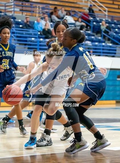 Thumbnail 2 in Hoggard vs. E.E. Smith (Cumberland County Holiday Classic - Gene Arrington Championship) photogallery.