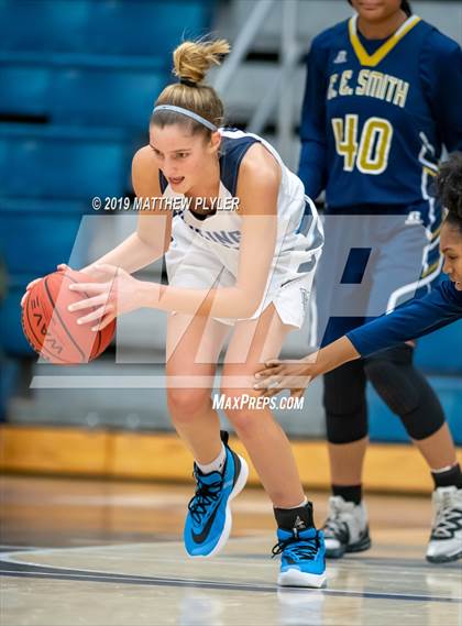 Thumbnail 3 in Hoggard vs. E.E. Smith (Cumberland County Holiday Classic - Gene Arrington Championship) photogallery.