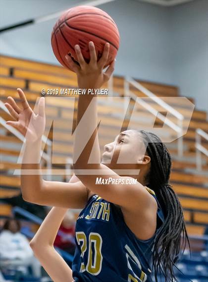 Thumbnail 3 in Hoggard vs. E.E. Smith (Cumberland County Holiday Classic - Gene Arrington Championship) photogallery.