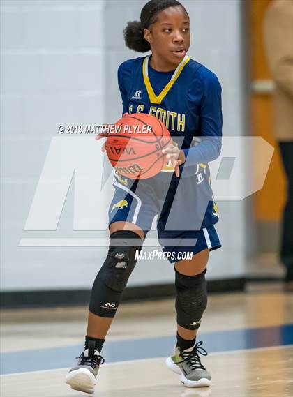 Thumbnail 2 in Hoggard vs. E.E. Smith (Cumberland County Holiday Classic - Gene Arrington Championship) photogallery.