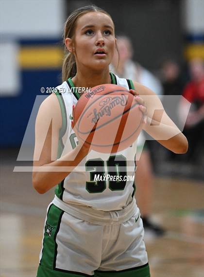 Thumbnail 3 in South Gallia vs. Green  (OHSAA DIV VII District Final) photogallery.