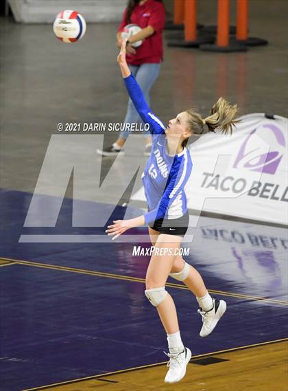 Thumbnail 2 in Valley Christian vs Snowflake (AIA 3A Final) photogallery.