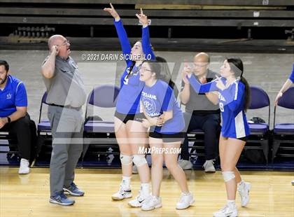 Thumbnail 3 in Valley Christian vs Snowflake (AIA 3A Final) photogallery.