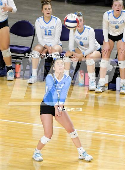 Thumbnail 3 in Valley Christian vs Snowflake (AIA 3A Final) photogallery.