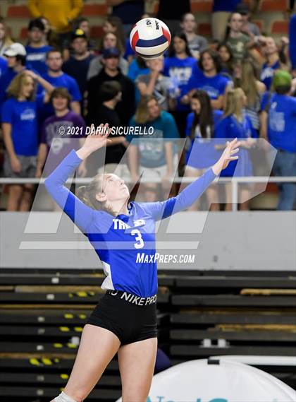 Thumbnail 2 in Valley Christian vs Snowflake (AIA 3A Final) photogallery.