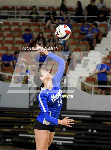 Thumbnail 3 in Valley Christian vs Snowflake (AIA 3A Final) photogallery.