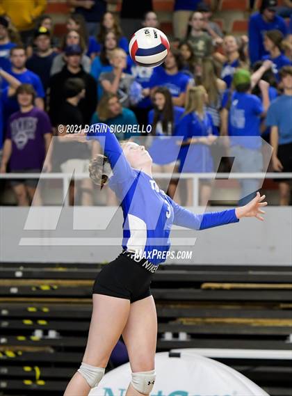 Thumbnail 3 in Valley Christian vs Snowflake (AIA 3A Final) photogallery.