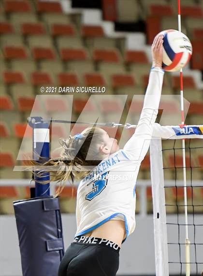 Thumbnail 3 in Valley Christian vs Snowflake (AIA 3A Final) photogallery.