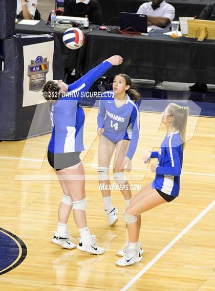 Thumbnail 3 in Valley Christian vs Snowflake (AIA 3A Final) photogallery.