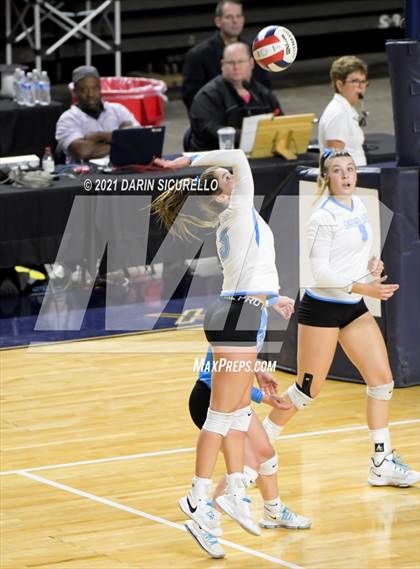 Thumbnail 3 in Valley Christian vs Snowflake (AIA 3A Final) photogallery.