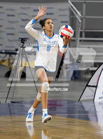 Thumbnail 2 in Valley Christian vs Snowflake (AIA 3A Final) photogallery.