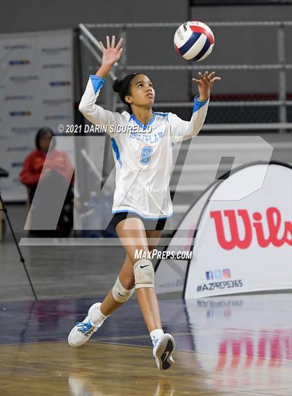 Thumbnail 2 in Valley Christian vs Snowflake (AIA 3A Final) photogallery.