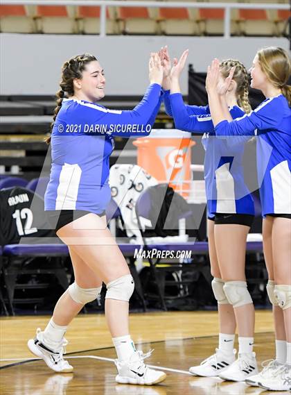 Thumbnail 2 in Valley Christian vs Snowflake (AIA 3A Final) photogallery.