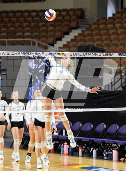 Thumbnail 3 in Valley Christian vs Snowflake (AIA 3A Final) photogallery.